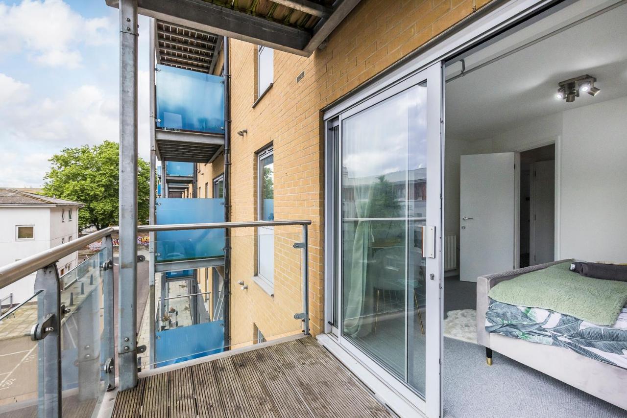 Bow Wharf Apartments London Kültér fotó